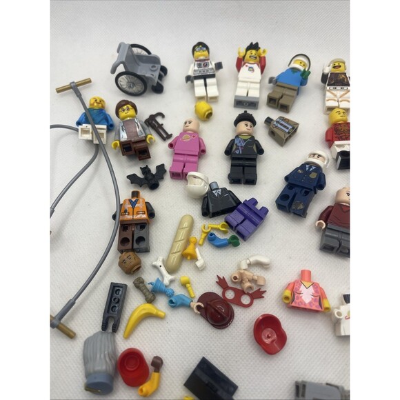 Lego Minifigures Random Lot Of 15 Plus Accessories & Parts - Picture 5 of 12